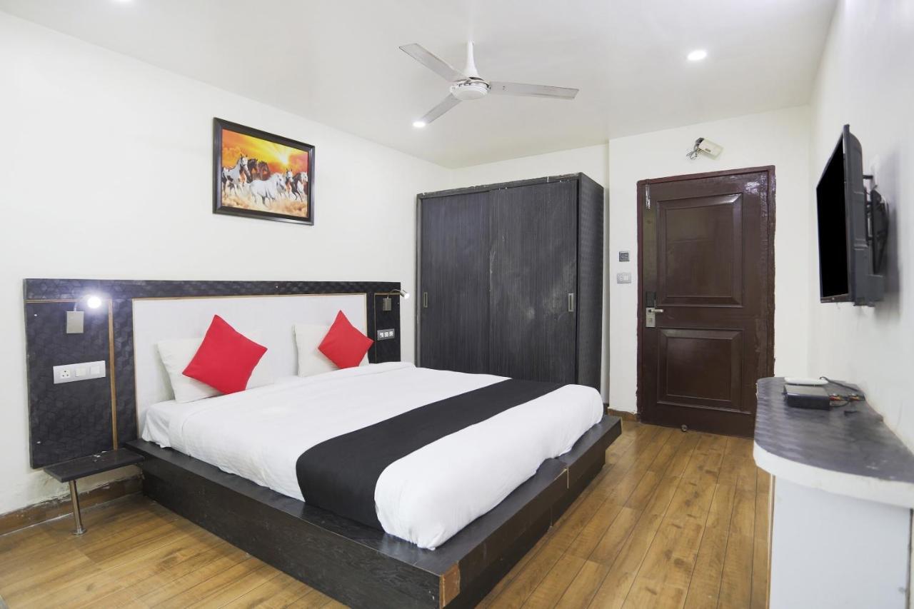Capital O The Nest Expo Near Pvr Ansal Plaza Greater Noida Hotel Exterior photo